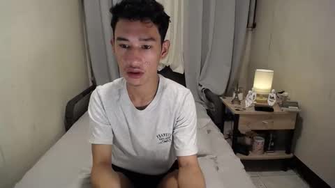 Snapshot of enzinoxx2024 chatting on 10/22/25, 06:51 enzo online show from 10/22/25, 06:51