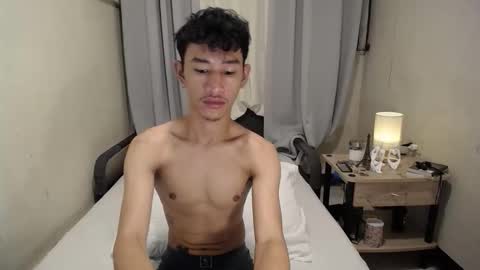 Snapshot of enzinoxx2024 chatting on 10/31/25, 04:41 enzo online show from 10/31/25, 04:41