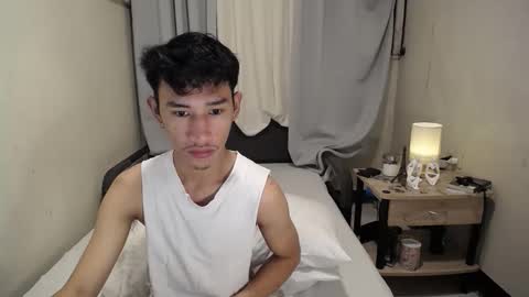 Snapshot of enzinoxx2024 chatting on 11/01/25, 01:57 enzo online show from 11/01/25, 01:57