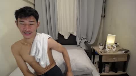 Snapshot of enzinoxx2024 chatting on 11/08/25, 06:40 enzo online show from 11/08/25, 06:40