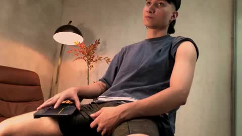 enzo_steel online show from 11/23/25, 08:19