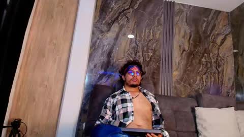 Enzo online show from 12/02/25, 02:01