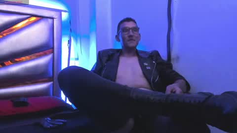 Snapshot of enzopratt chatting on 02/26/25, 09:21 Enzo Pratt online show from 02/26/25, 09:21