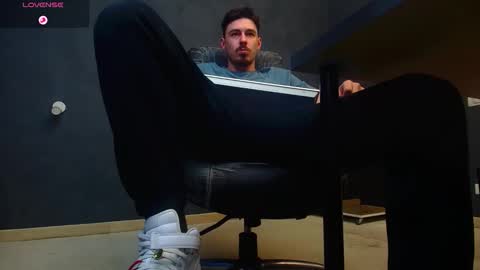 EnzoRace online show from 10/10/25, 06:12