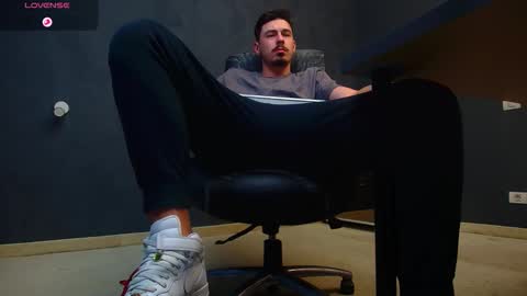 EnzoRace online show from 10/25/25, 05:04