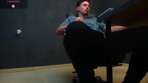 EnzoRace online show from 10/28/25, 05:44