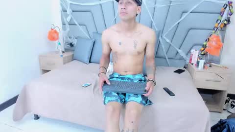 erack_and_emmy online show from 11/02/25, 04:04