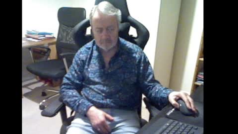 Snapshot of erasmus_d chatting on 01/02/25, 06:12 erasmus_d online show from 01/02/25, 06:12