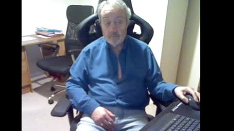 Snapshot of erasmus_d chatting on 01/03/25, 05:31 erasmus_d online show from 01/03/25, 05:31