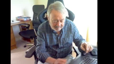 Snapshot of erasmus_d chatting on 09/12/25, 05:02 erasmus_d online show from 09/12/25, 05:02
