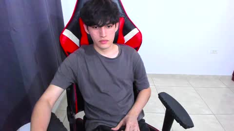 Snapshot of eren_tatakae chatting on 01/17/25, 12:20 eren_tatakae online show from 01/17/25, 12:20