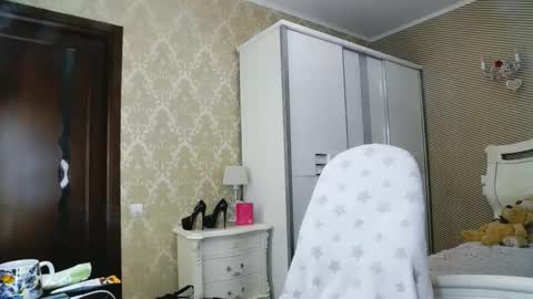 erencia online show from 10/19/25, 06:58