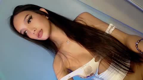 Snapshot of eres_guapa chatting on 03/12/25, 05:02 Elisa online show from 03/12/25, 05:02