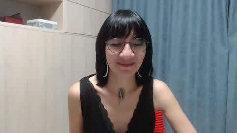 ericablack8 online show from 01/02/25, 10:11