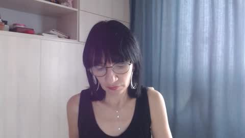 ericablack8 online show from 09/14/25, 09:41