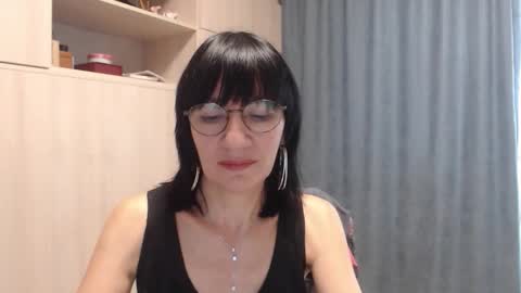 ericablack8 online show from 09/23/25, 11:24