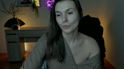 Snapshot of ericapowers chatting on 12/06/24, 10:38 EricaPowers online show from 12/06/24, 10:38