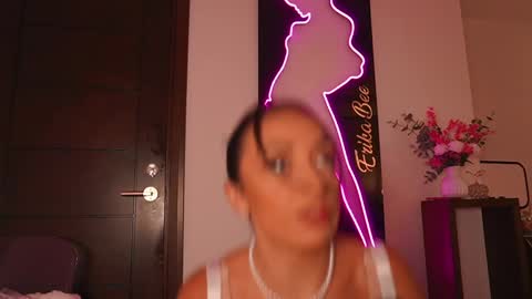 Venus Skye online show from 10/09/25, 08:07