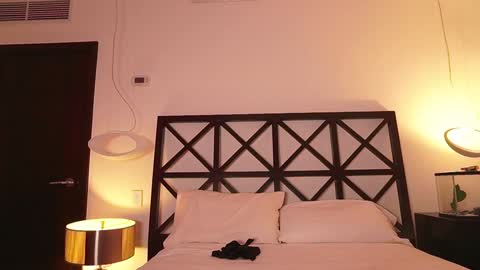 Venus Skye online show from 10/15/25, 08:31