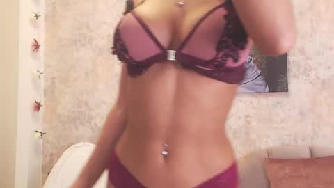 Snapshot of erikabeee1 chatting on 02/18/25, 06:37 Erikabeee online show from 02/18/25, 06:37