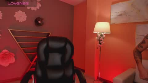 Snapshot of erikabenz chatting on 01/09/25, 12:19 Erika Benz online show from 01/09/25, 12:19