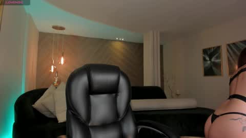 Erika Benz online show from 11/07/25, 12:16