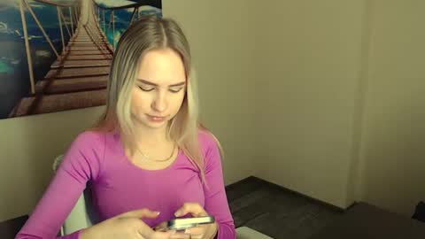 Snapshot of erikagavin chatting on 12/06/24, 01:11 Erika online show from 12/06/24, 01:11
