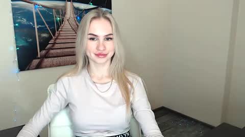 Snapshot of erikagavin chatting on 01/24/25, 01:25 Erika online show from 01/24/25, 01:25