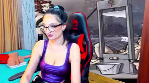 Snapshot of erikalorren chatting on 01/16/25, 10:02 erikalorren online show from 01/16/25, 10:02