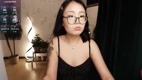 Snapshot of erikawai chatting on 09/17/25, 02:13 Erika online show from 09/17/25, 02:13