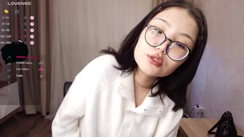 Snapshot of erikawai chatting on 09/19/25, 02:13 Erika online show from 09/19/25, 02:13