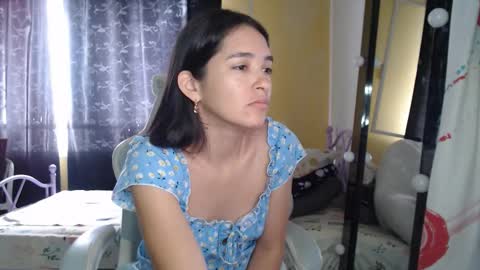 erina_1 online show from 11/14/25, 04:49