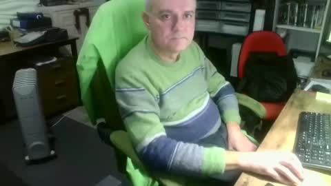 Snapshot of ernello chatting on 09/30/25, 01:05 ernello online show from 09/30/25, 01:05