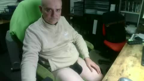 Snapshot of ernello chatting on 10/01/25, 08:04 ernello online show from 10/01/25, 08:04
