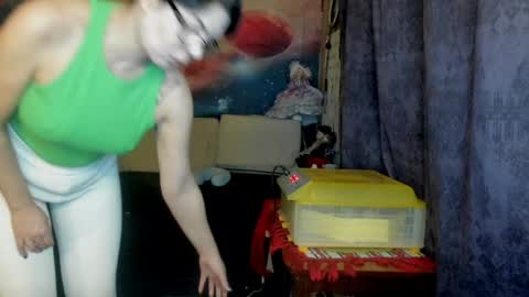 Snapshot of erotic_dessire chatting on 01/15/25, 08:48 Eve online show from 01/15/25, 08:48