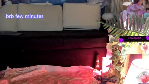 Snapshot of erotic_dessire chatting on 01/21/25, 11:13 Eve online show from 01/21/25, 11:13