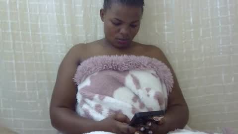 Snapshot of erotic_ebony56 chatting on 10/15/25, 05:40 erotic_ebony56 online show from 10/15/25, 05:40