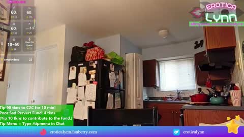 Snapshot of eroticalynn chatting on 11/18/25, 08:24 Lynn online show from 11/18/25, 08:24