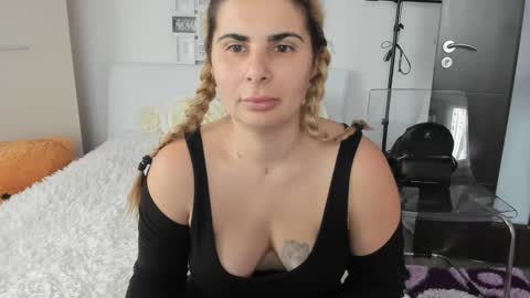 eroticsensualkitty4u online show from 12/09/24, 11:58