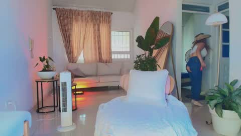 TINY  online show from 10/19/25, 05:46