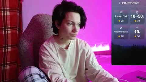 Snapshot of esajukyy chatting on 11/19/25, 10:26 esajukyy online show from 11/19/25, 10:26