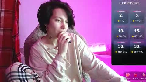 Snapshot of esajukyy chatting on 11/24/25, 11:21 esajukyy online show from 11/24/25, 11:21