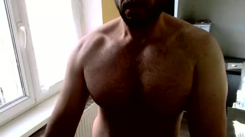 Snapshot of escapee4a chatting on 03/11/25, 09:45 samshiro4k online show from 03/11/25, 09:45