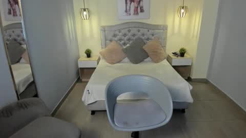 Escarlet online show from 10/20/25, 01:11