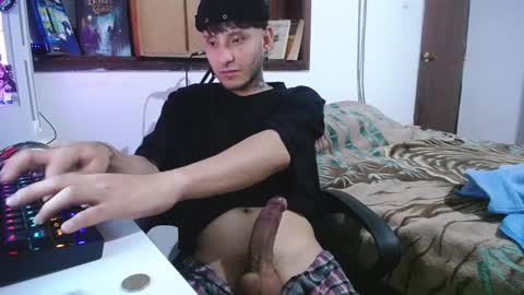 Snapshot of esjrobles chatting on 12/05/24, 04:31 Esteban online show from 12/05/24, 04:31