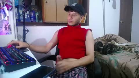 Snapshot of esjrobles chatting on 12/13/24, 07:15 Esteban online show from 12/13/24, 07:15