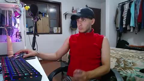 Snapshot of esjrobles chatting on 01/19/25, 05:15 Esteban online show from 01/19/25, 05:15