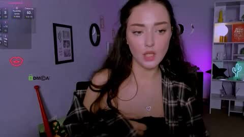 esma_shine online show from 10/07/25, 01:52