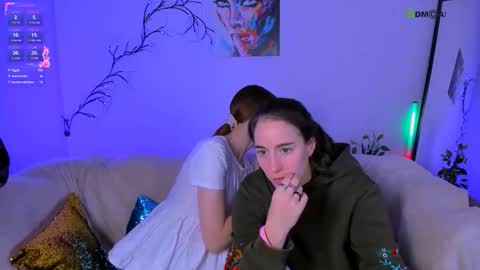 esma_shine online show from 10/16/25, 07:48