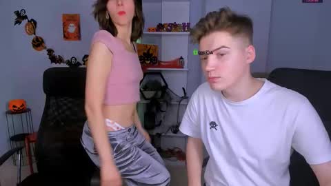 esma_shine online show from 10/30/25, 02:35